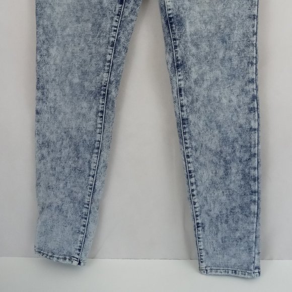 Wallflower Blue White Washed Jeans Size 7 - Picture 3 of 11